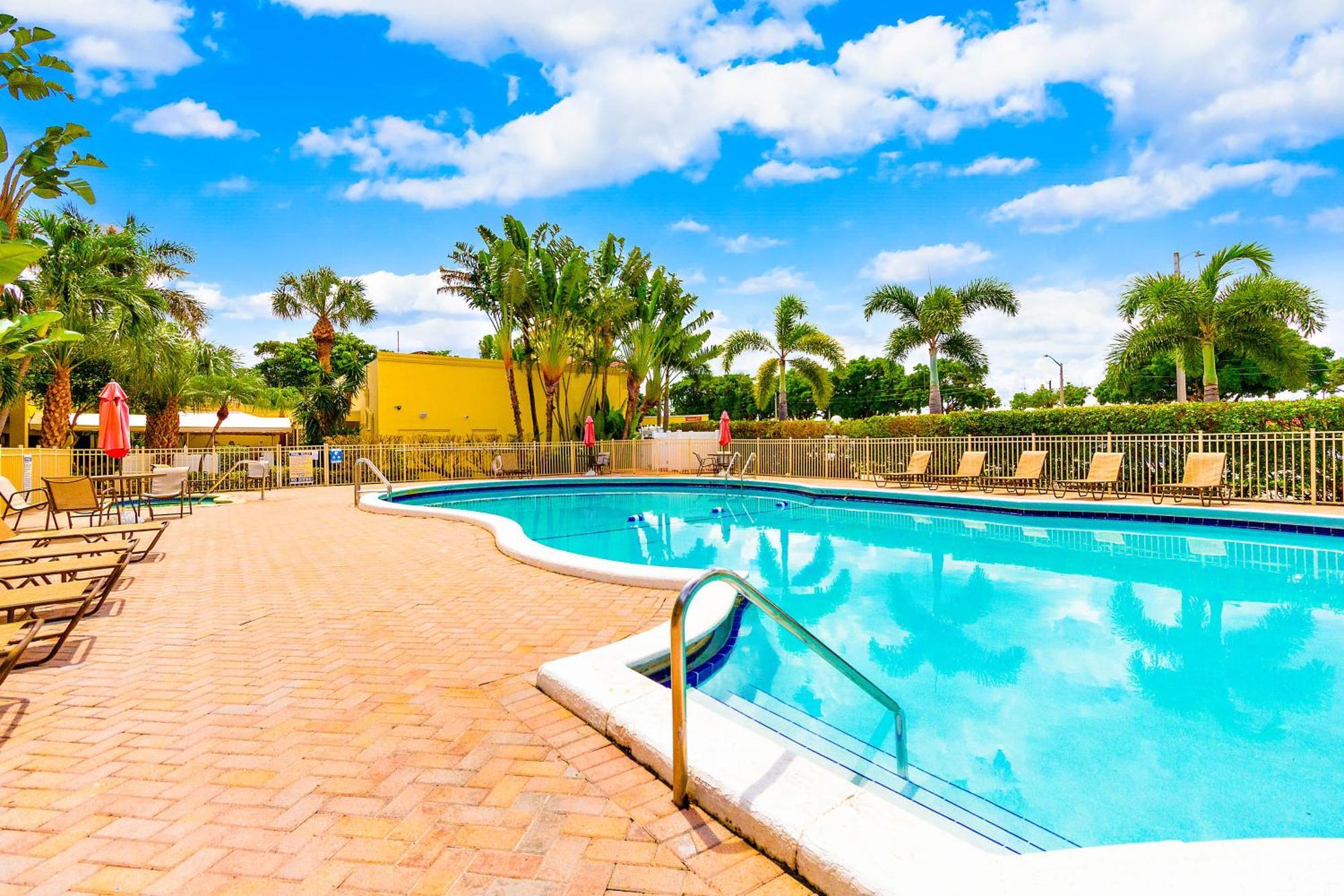 Best Western Plus University Hotel Boca Raton