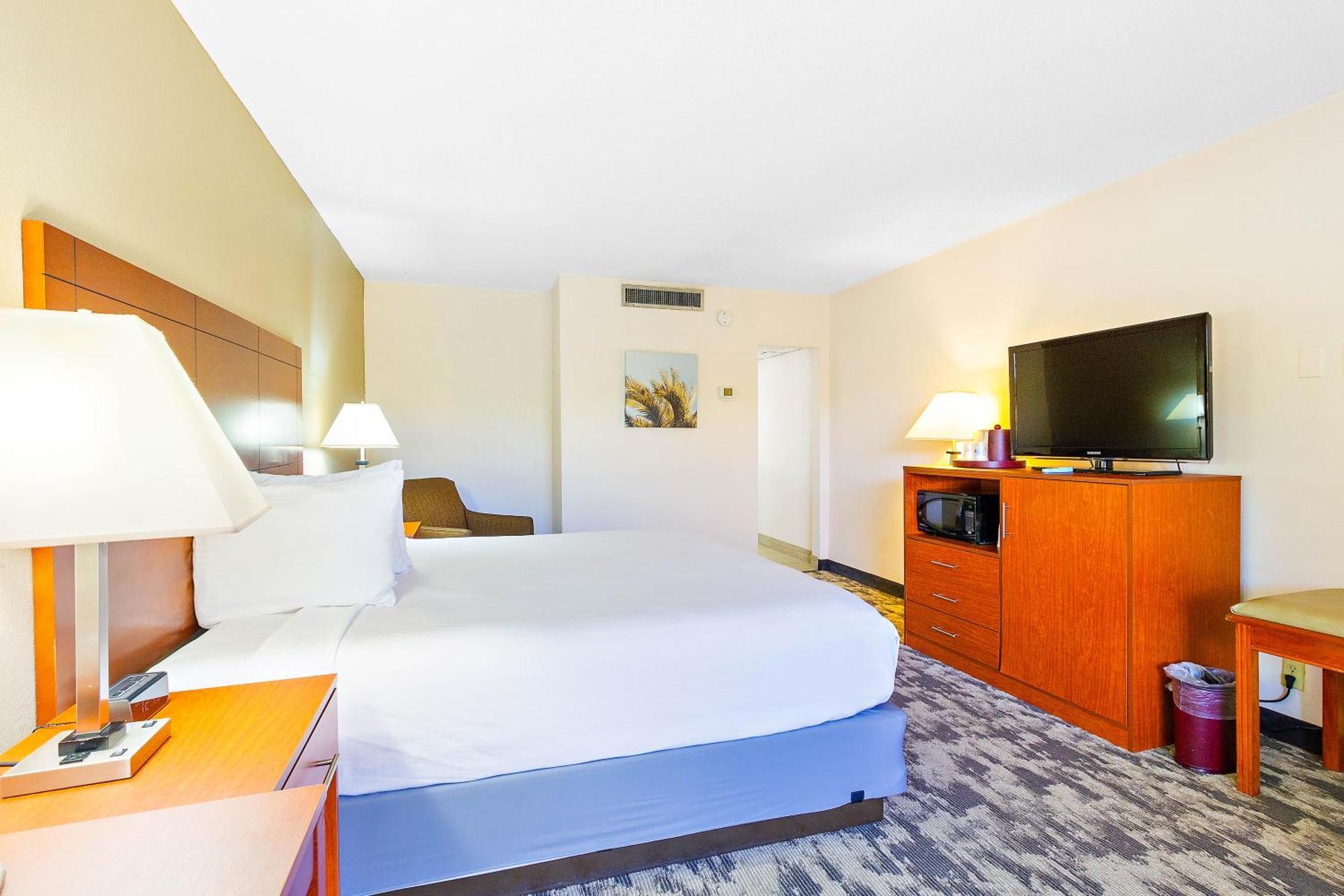 Best Western Plus University 3*